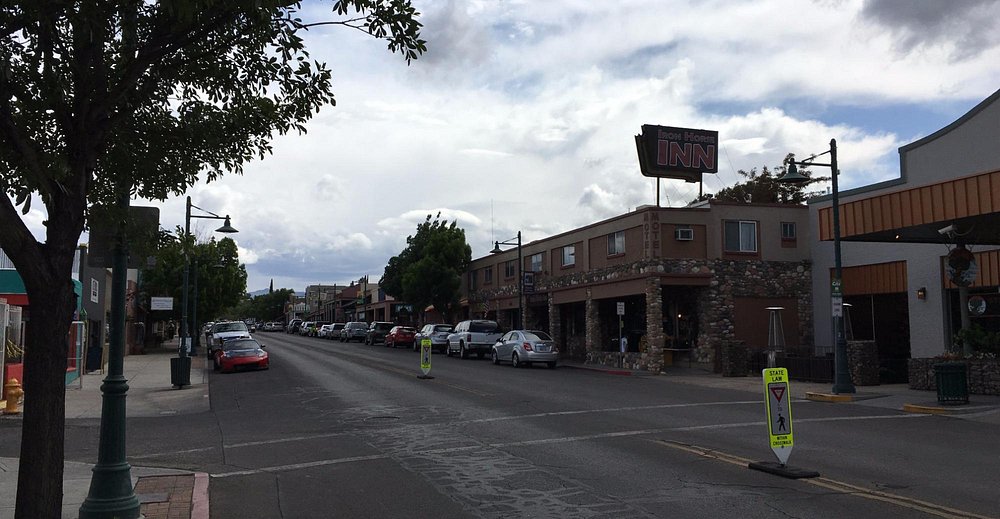 Is It Better to Stay in Sedona or Cottonwood